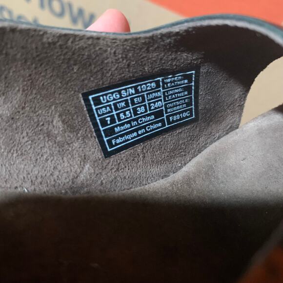 UGG Wedge Heel Womens Size 7US Cheetah Print Leather Sandals Shoes - Picture 4 of 8